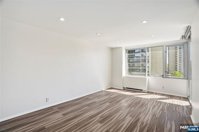 6 Horizon Road 201, Fort Lee, NJ 07024