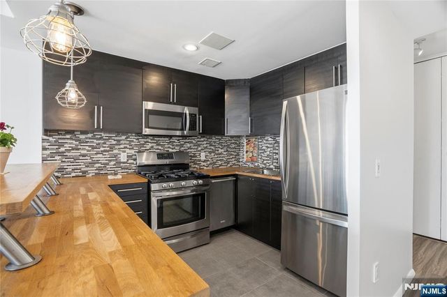 6 Horizon Road 201, Fort Lee, NJ 07024