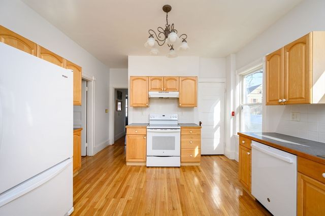 10 Brookside Park, Milton, MA 02186