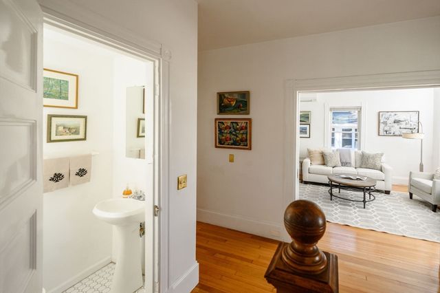 10 Brookside Park, Milton, MA 02186