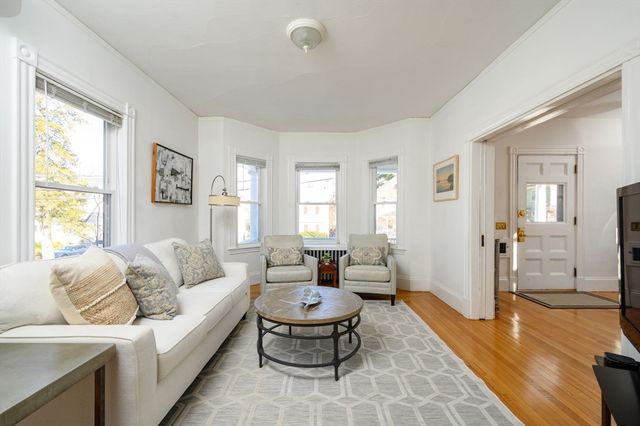 10 Brookside Park, Milton, MA 02186