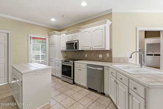 210 Whistlers Way, Hattiesburg, MS 39402