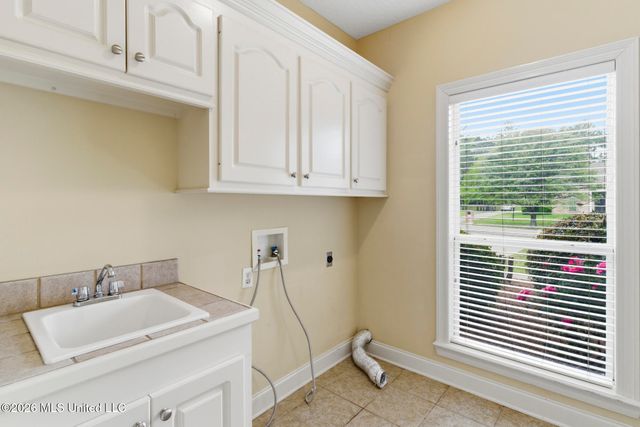 210 Whistlers Way, Hattiesburg, MS 39402