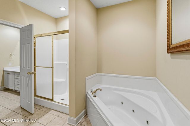 210 Whistlers Way, Hattiesburg, MS 39402