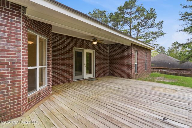 210 Whistlers Way, Hattiesburg, MS 39402