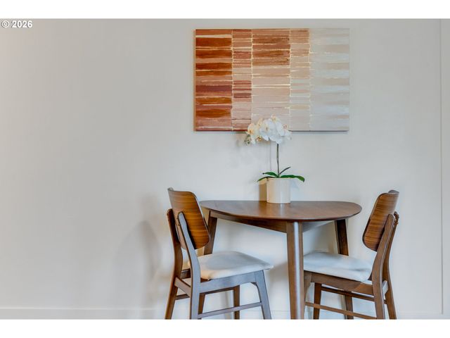 1215 Ne 79TH Ave, Portland, OR 97213