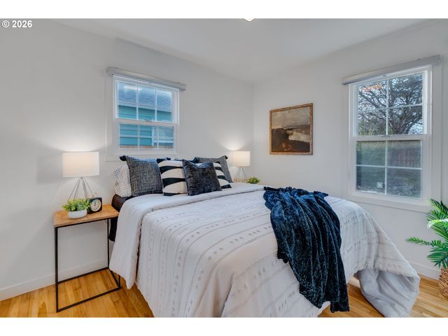 1215 Ne 79TH Ave, Portland, OR 97213