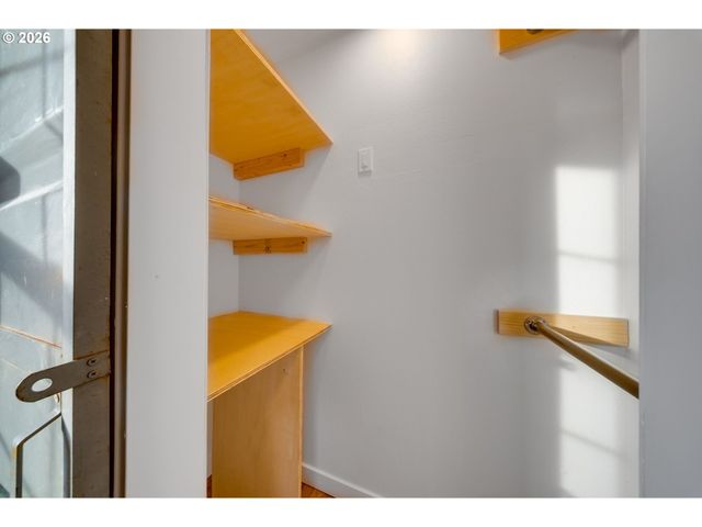 1215 Ne 79TH Ave, Portland, OR 97213