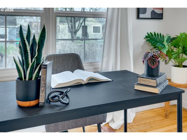 1215 Ne 79TH Ave, Portland, OR 97213