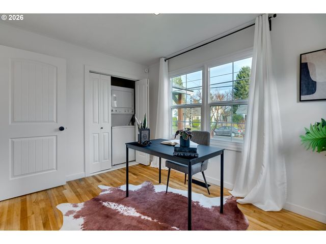 1215 Ne 79TH Ave, Portland, OR 97213