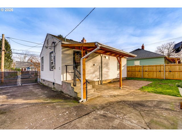 1215 Ne 79TH Ave, Portland, OR 97213