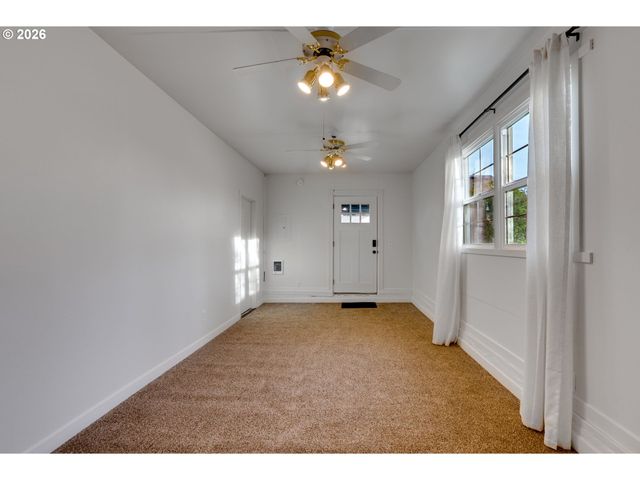 1215 Ne 79TH Ave, Portland, OR 97213