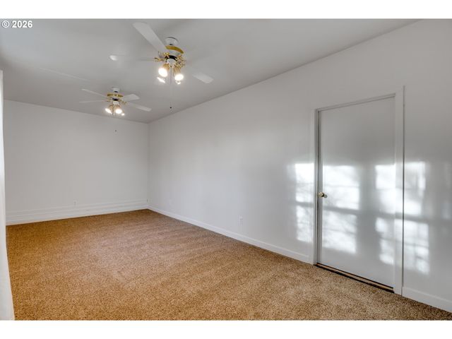 1215 Ne 79TH Ave, Portland, OR 97213