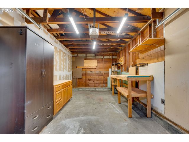 1215 Ne 79TH Ave, Portland, OR 97213