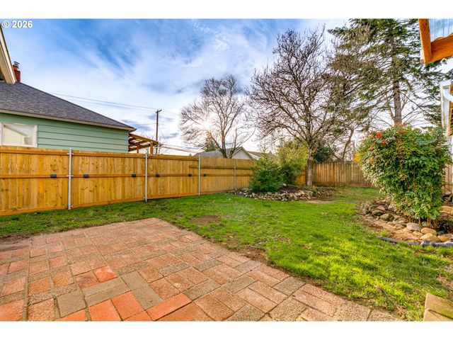 1215 Ne 79TH Ave, Portland, OR 97213