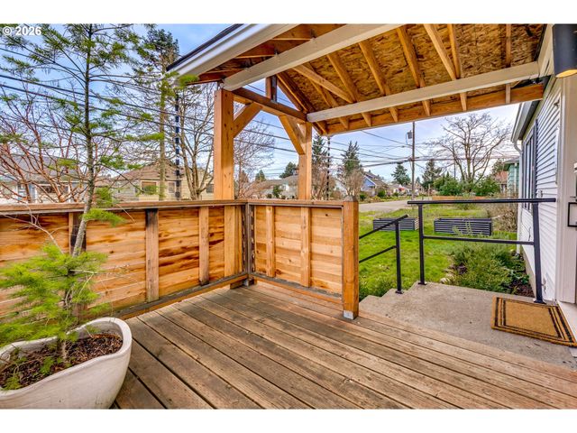 1215 Ne 79TH Ave, Portland, OR 97213