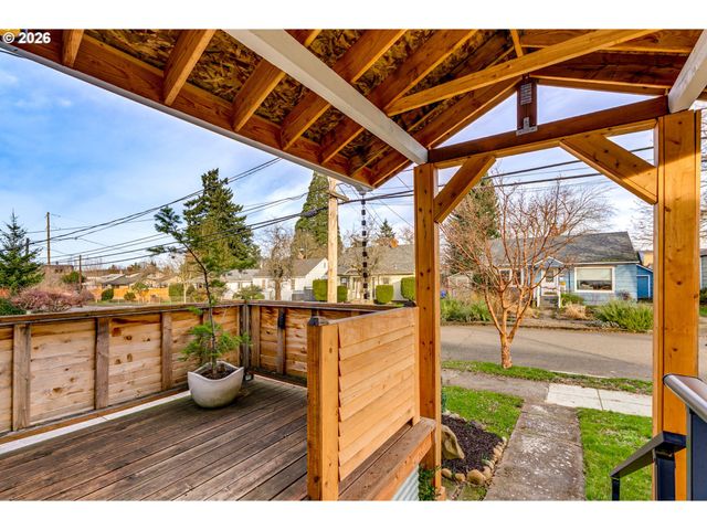 1215 Ne 79TH Ave, Portland, OR 97213