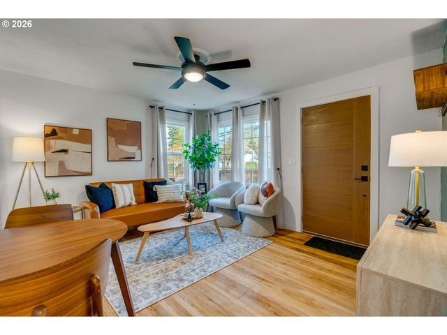 1215 Ne 79TH Ave, Portland, OR 97213