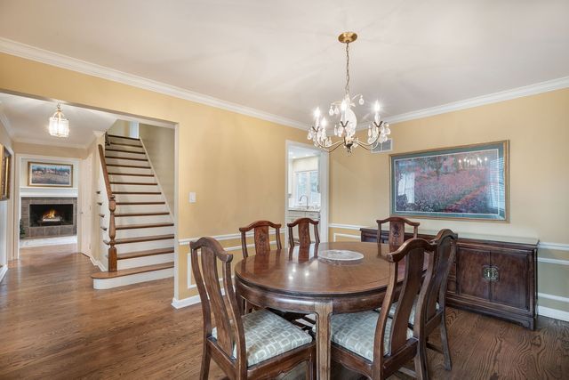 196 E Louis Avenue, Lake Forest, IL 60045