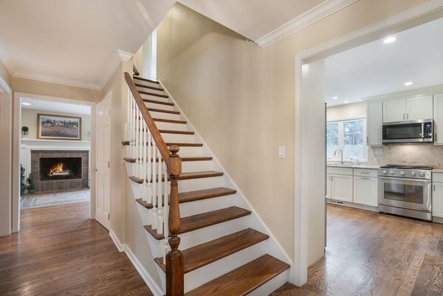 196 E Louis Avenue, Lake Forest, IL 60045