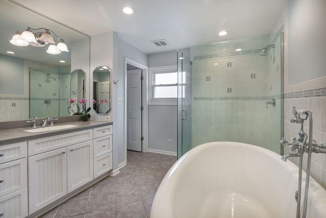 196 E Louis Avenue, Lake Forest, IL 60045