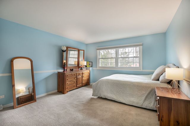 196 E Louis Avenue, Lake Forest, IL 60045