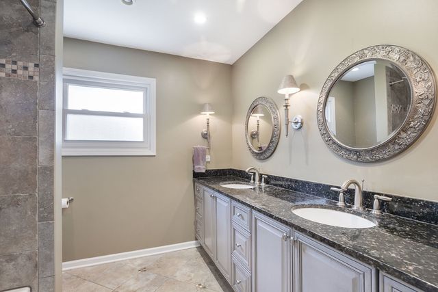 196 E Louis Avenue, Lake Forest, IL 60045