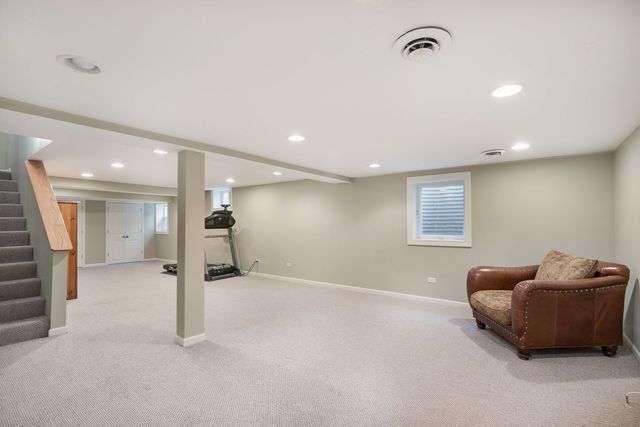 196 E Louis Avenue, Lake Forest, IL 60045