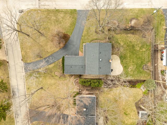 196 E Louis Avenue, Lake Forest, IL 60045