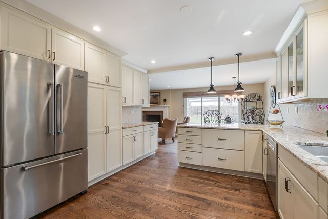 196 E Louis Avenue, Lake Forest, IL 60045