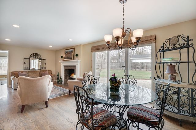 196 E Louis Avenue, Lake Forest, IL 60045