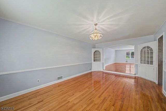 6 Hilltop Ave, Clark Twp., NJ 07066