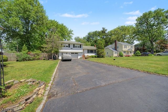 6 Hilltop Ave, Clark Twp., NJ 07066