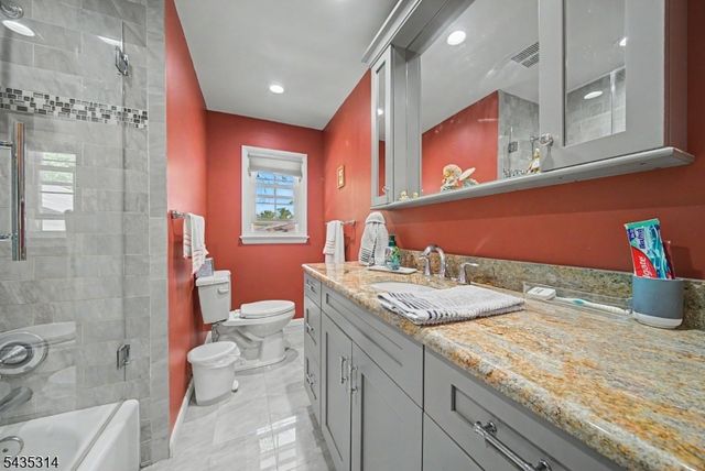 6 Hilltop Ave, Clark Twp., NJ 07066