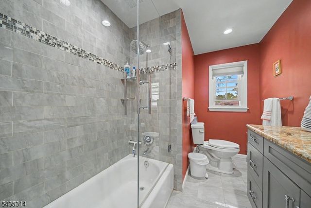 6 Hilltop Ave, Clark Twp., NJ 07066