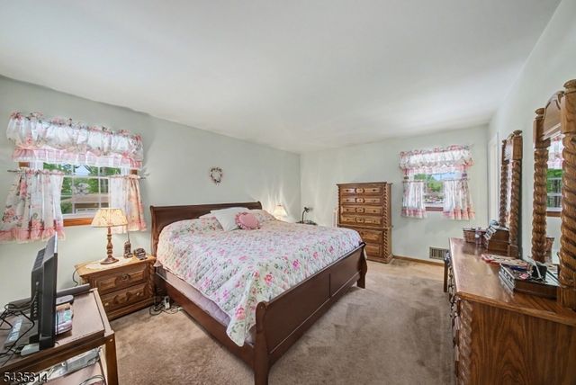 6 Hilltop Ave, Clark Twp., NJ 07066