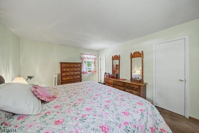 6 Hilltop Ave, Clark Twp., NJ 07066
