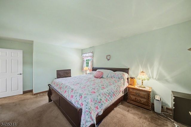 6 Hilltop Ave, Clark Twp., NJ 07066