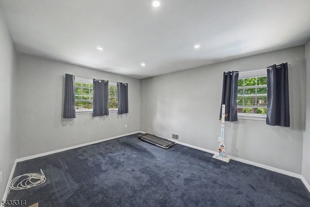 6 Hilltop Ave, Clark Twp., NJ 07066