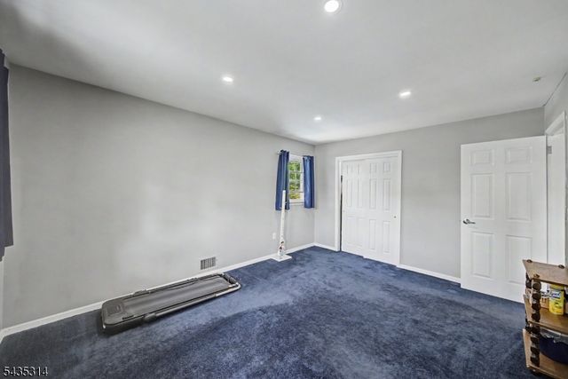 6 Hilltop Ave, Clark Twp., NJ 07066