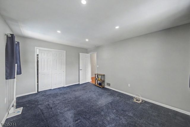 6 Hilltop Ave, Clark Twp., NJ 07066