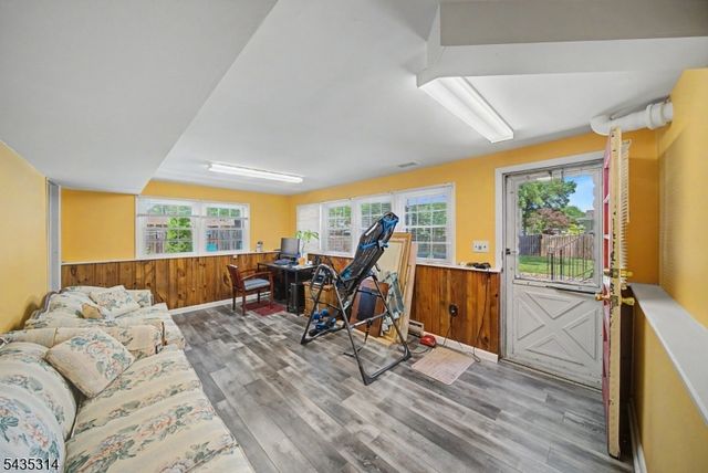 6 Hilltop Ave, Clark Twp., NJ 07066