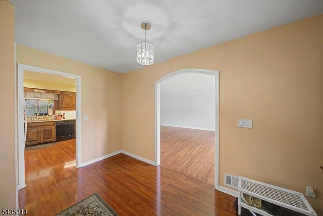 6 Hilltop Ave, Clark Twp., NJ 07066