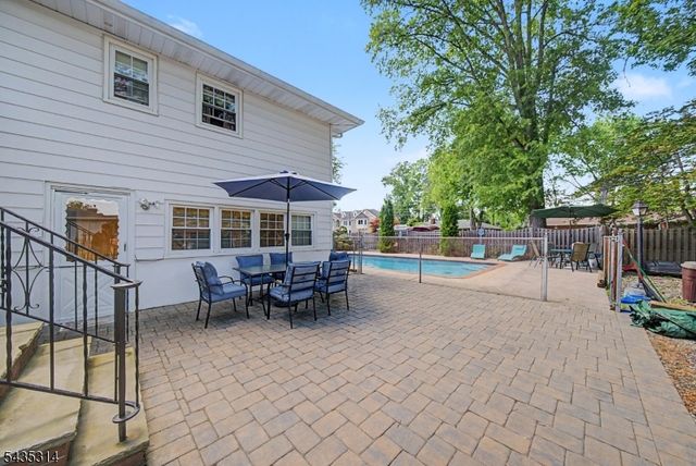6 Hilltop Ave, Clark Twp., NJ 07066