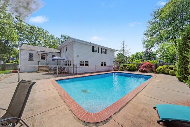 6 Hilltop Ave, Clark Twp., NJ 07066