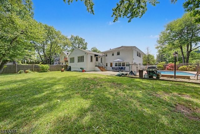 6 Hilltop Ave, Clark Twp., NJ 07066