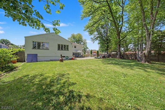6 Hilltop Ave, Clark Twp., NJ 07066