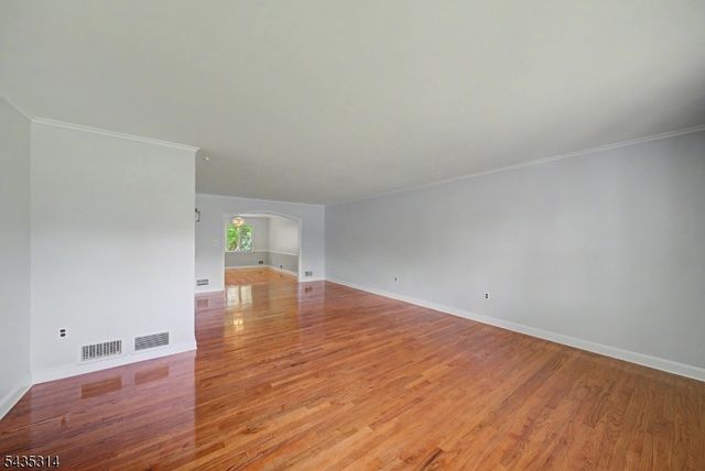 6 Hilltop Ave, Clark Twp., NJ 07066