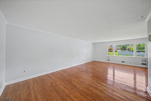 6 Hilltop Ave, Clark Twp., NJ 07066