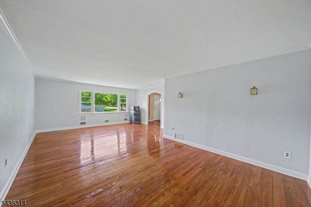 6 Hilltop Ave, Clark Twp., NJ 07066